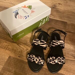 Isteria Animal Print Sandals 37 6.5 NWT